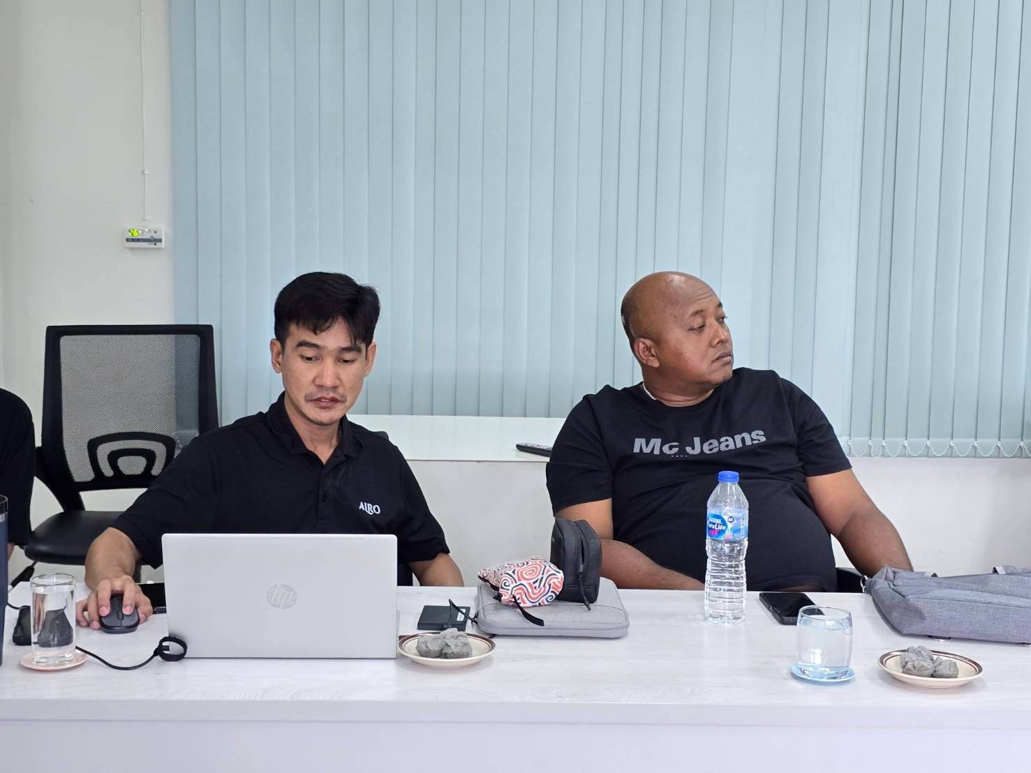title - ปฏิรูปที่ดินจังหวัดเพชรบุรี พร้อมด้วย เจ้าหน้าที่ ส.ป.ก.เพชรบุรี ประชุมสรุปผลการติดตามแนวทางการแก้ไขปัญหาโครงการแก้ไขปัญหาที่ดินทำกินของเกษตรกรสภาประชาชน 4 ภาค ร่วมกับเจ้าหน้าที่ 3 สำนักของสำนักงานการปฏิรูปที่ดินเพื่ือเกษตรกรรม ได้แก่ สำนักกฎหมาย สำนักจัดการปฏิรูปที่ดิน และสำนักจัดการแผนที่และสารบบที่ดิน